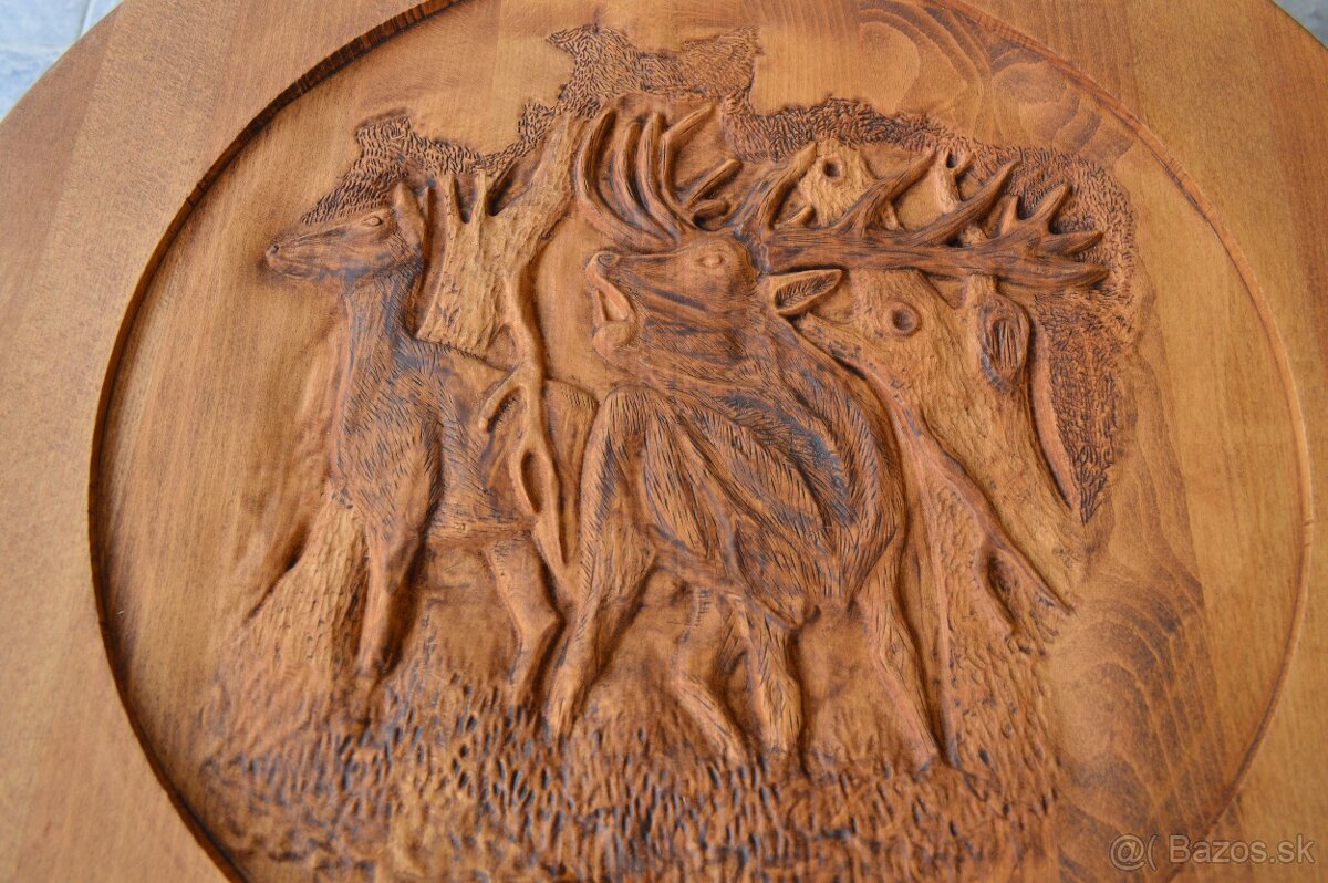 vyrezavany stôl - 2