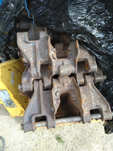 Článok a čap pásu DT-75 - 2