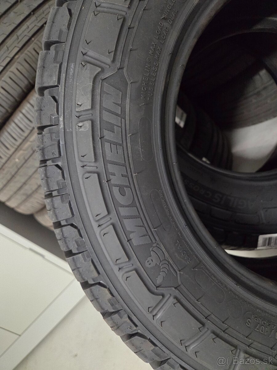 Michelin 215/70 R15 C - 2