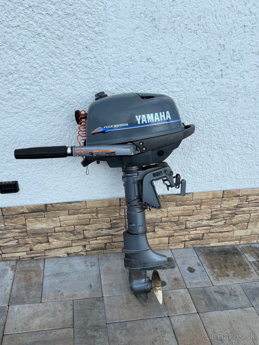 Zavesny lodny motor - 2