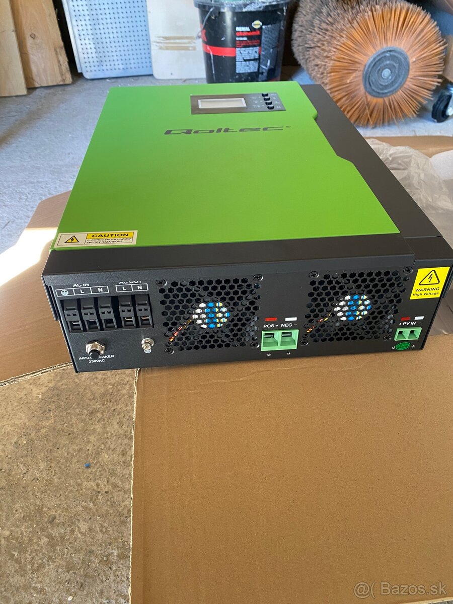 Predám solárny invertor Qoltec 3,5kw 1f - 2