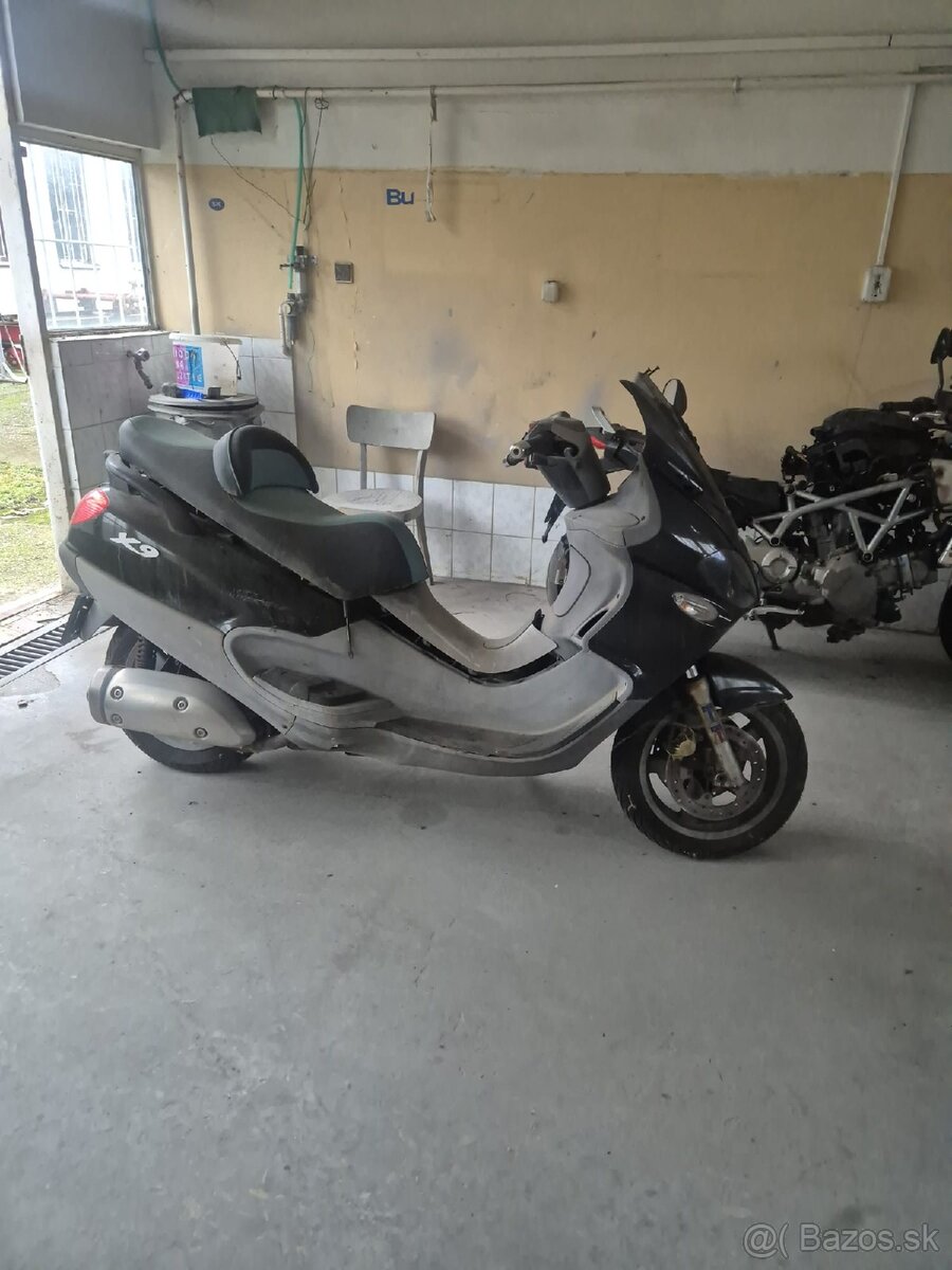 Piaggio X9 - 2