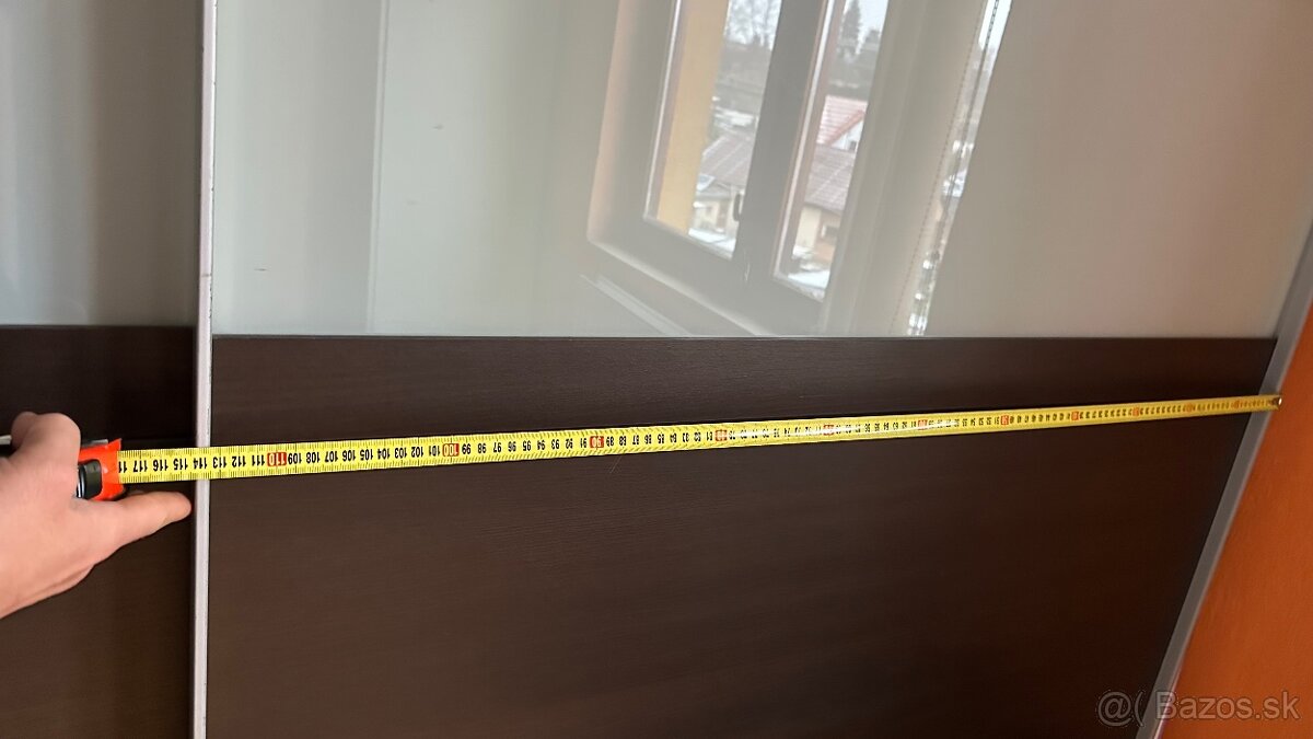 Šatníkova skriňa - 2