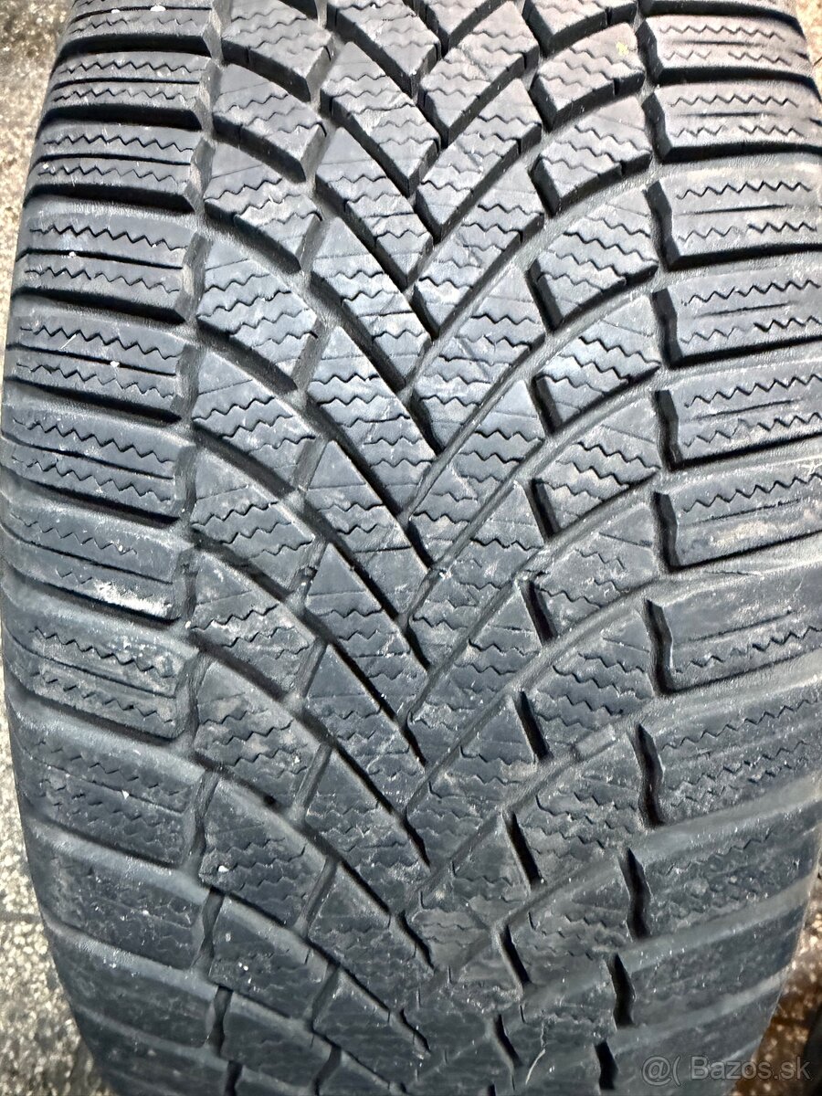 Predám zimné pneu Bridgestone 225/50R17 98V - 2
