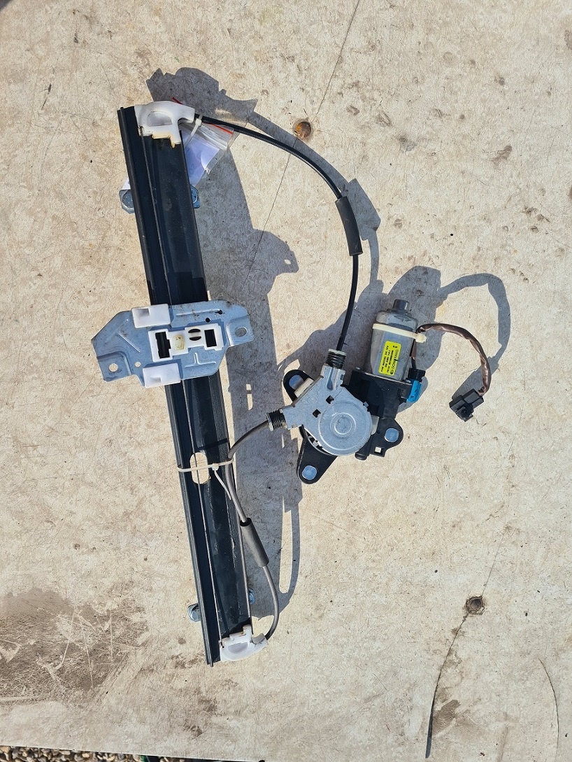 Sťahovanie okna Chevrolet Spark 96485142 - 2