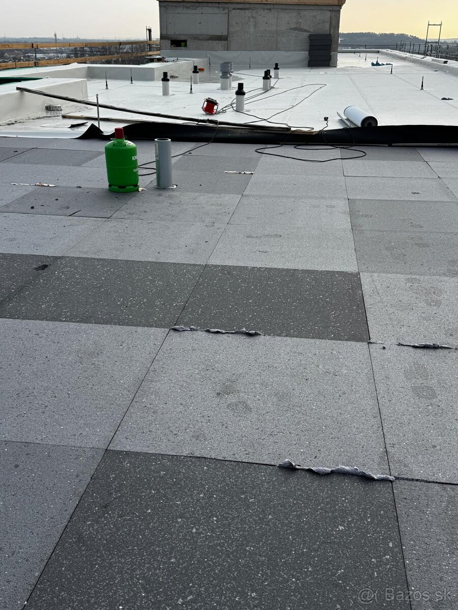 Izolatér plochých striech (bitúmen, fólie, (NEMECKO) - 2