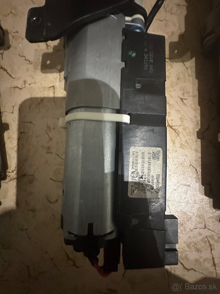 Motory 5 tych dveří Audi a6 c6 4f - 2