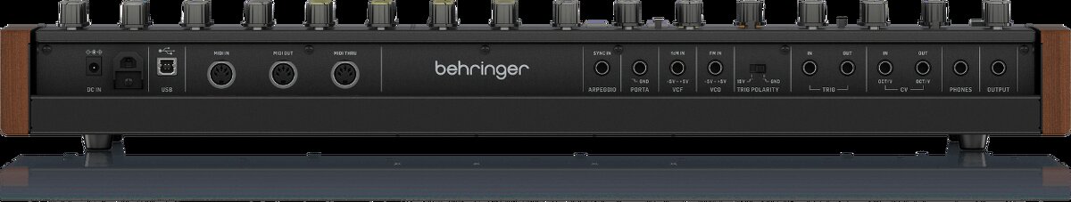 syntetizátor MonoPoly Behringer - 2