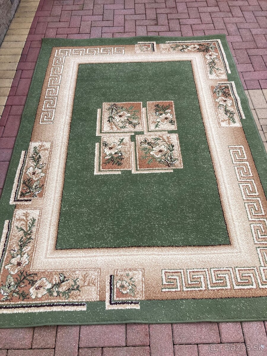 Zelený koberec 2,20 x 1,55m - 2