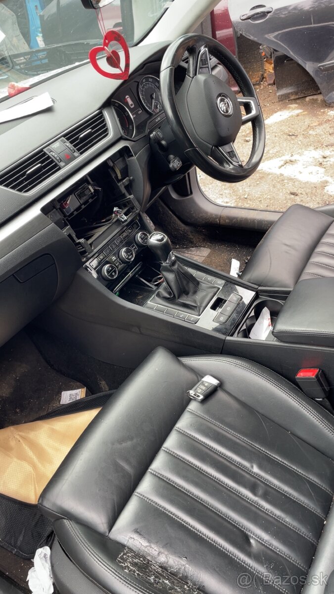 ROZPREDÁM ŠKODA SUPERB 3 COMBI – BIELA FARBA - 2