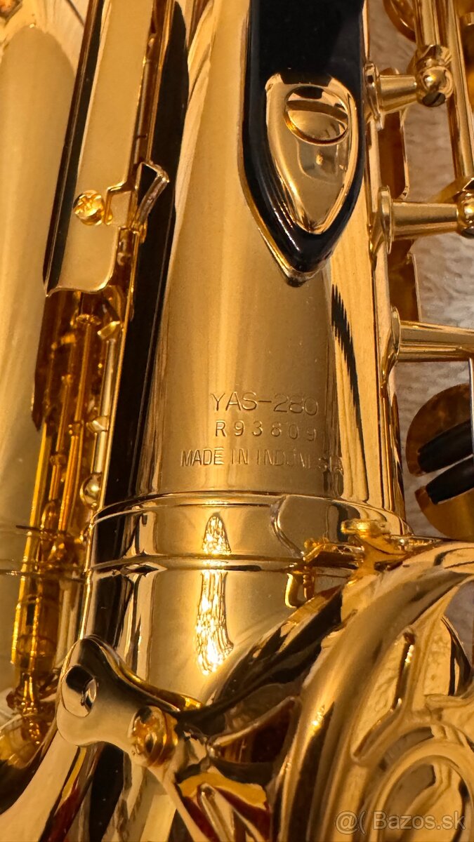 Alt saxofón Yamaha Yas 280 - 2