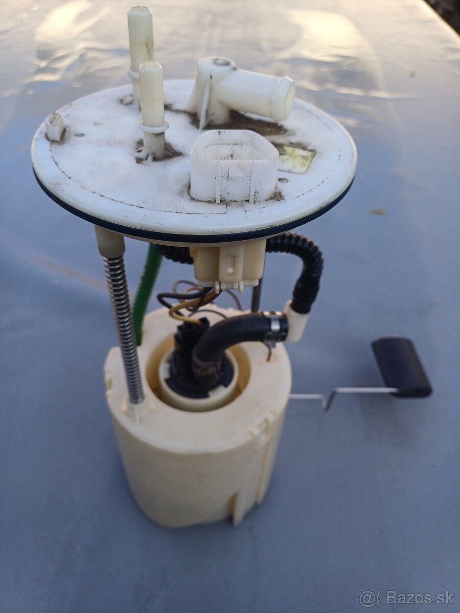 Palivové čerpadlo- plávak Kia Hyundai 31110 2Y000 - 2