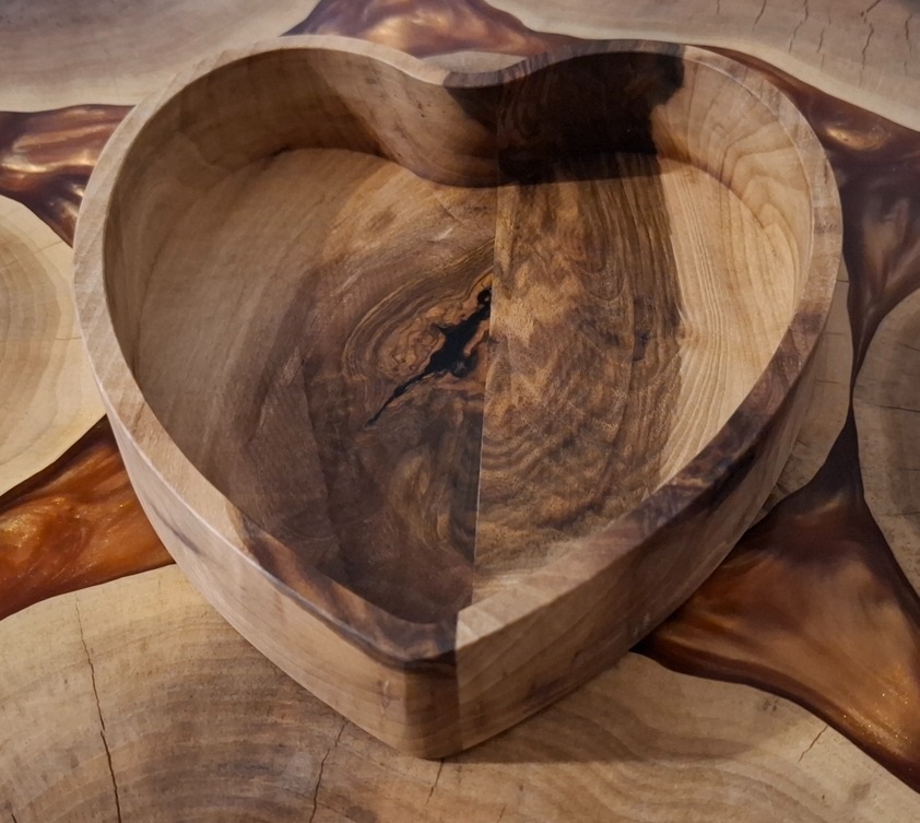 Srdce z čerešnového dreva 250824 - 2