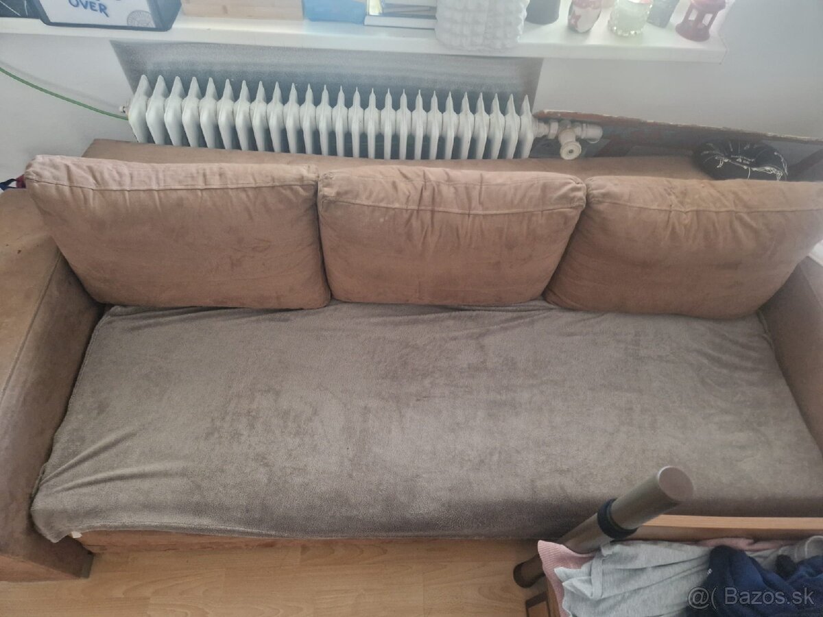 Darujem hnedý gauč - 2