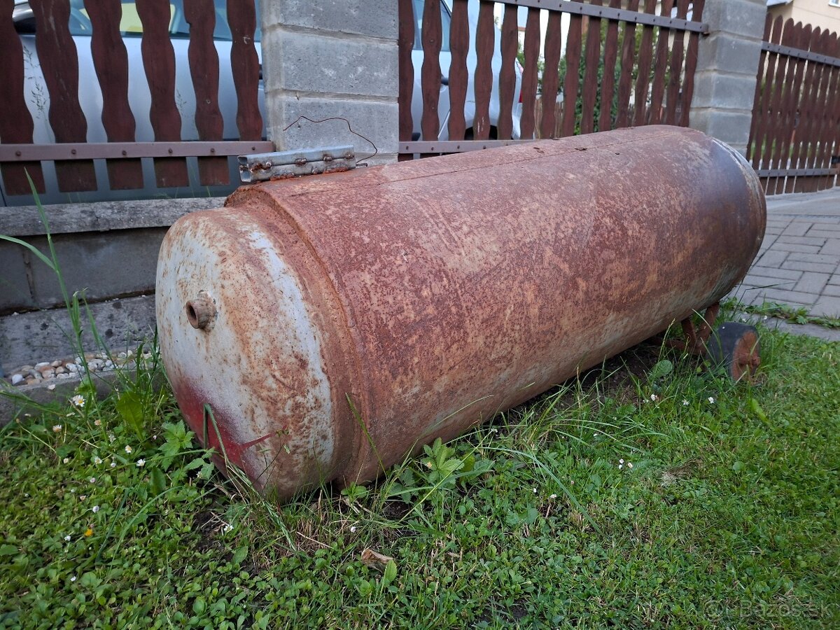 Tlakova nadoba 300l - 2