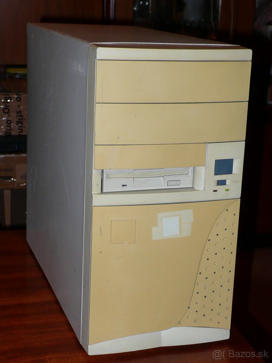 Predám retro počítač Celeron 366 MHz - 2