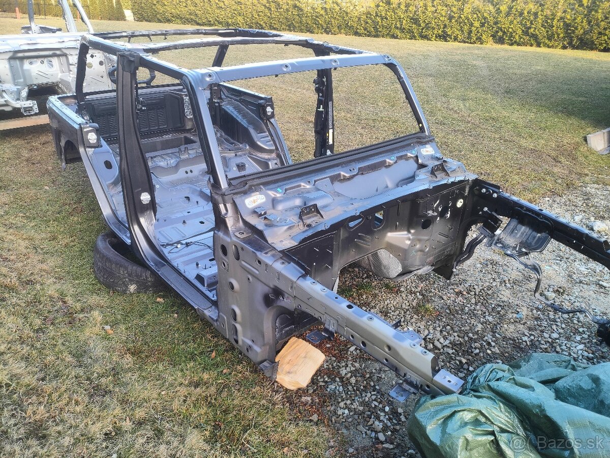 Jeep Wrangler JL 2020rok celú karosériu