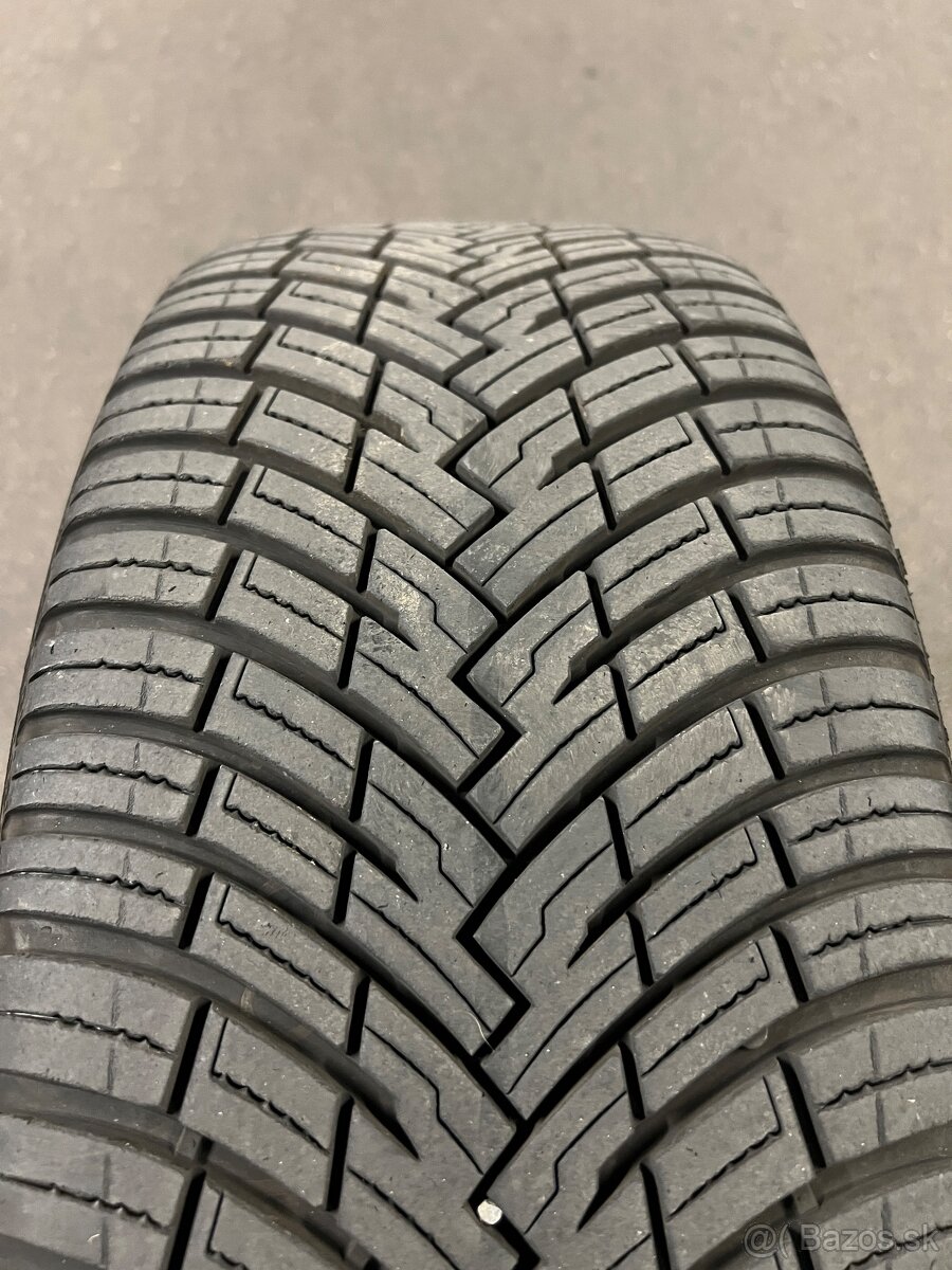 P: Pirelli Scorpion SF2 235/45 R20 celorocna pneu - 2