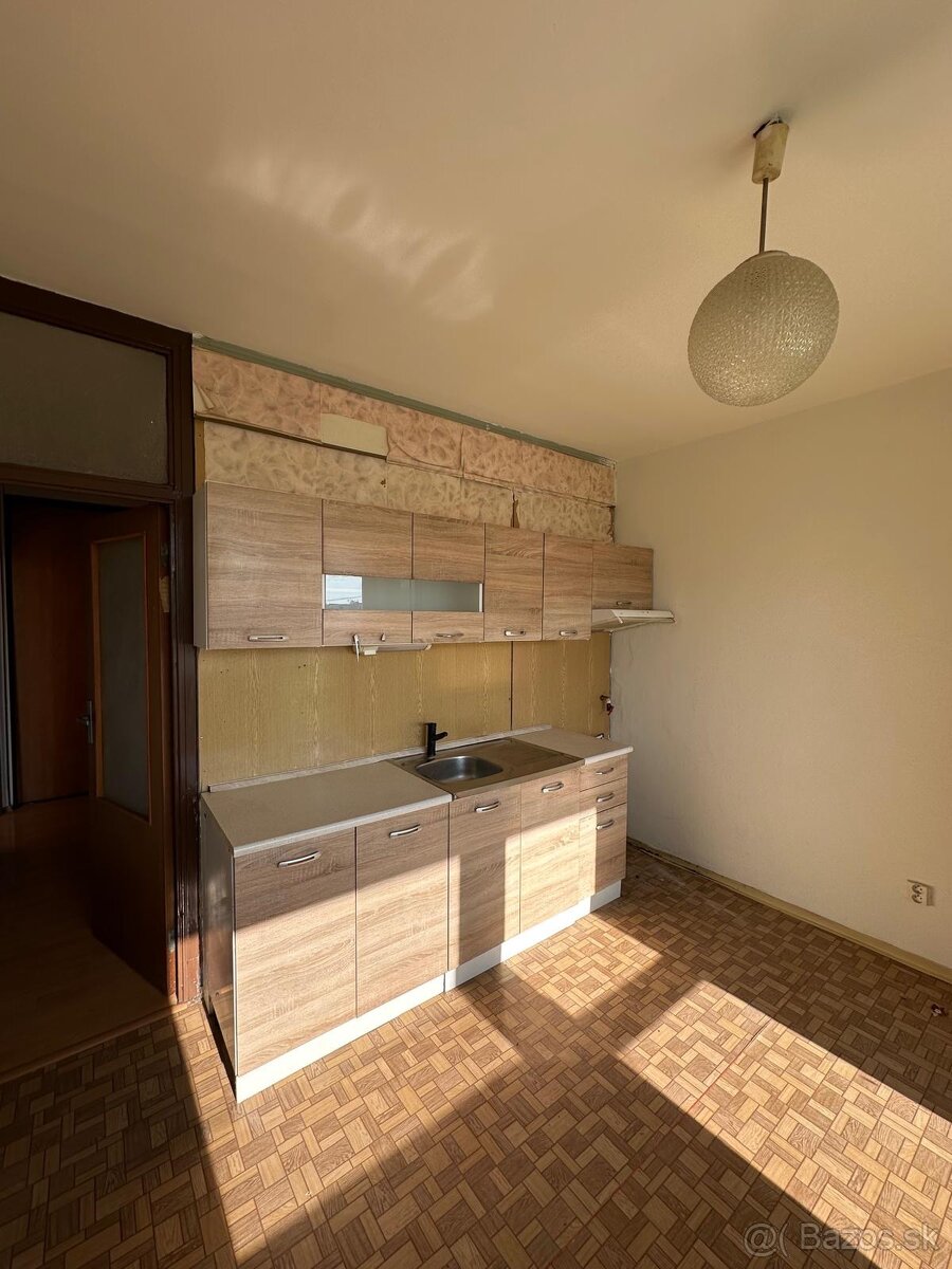 Kuchyňa a roldor skriňa - 2