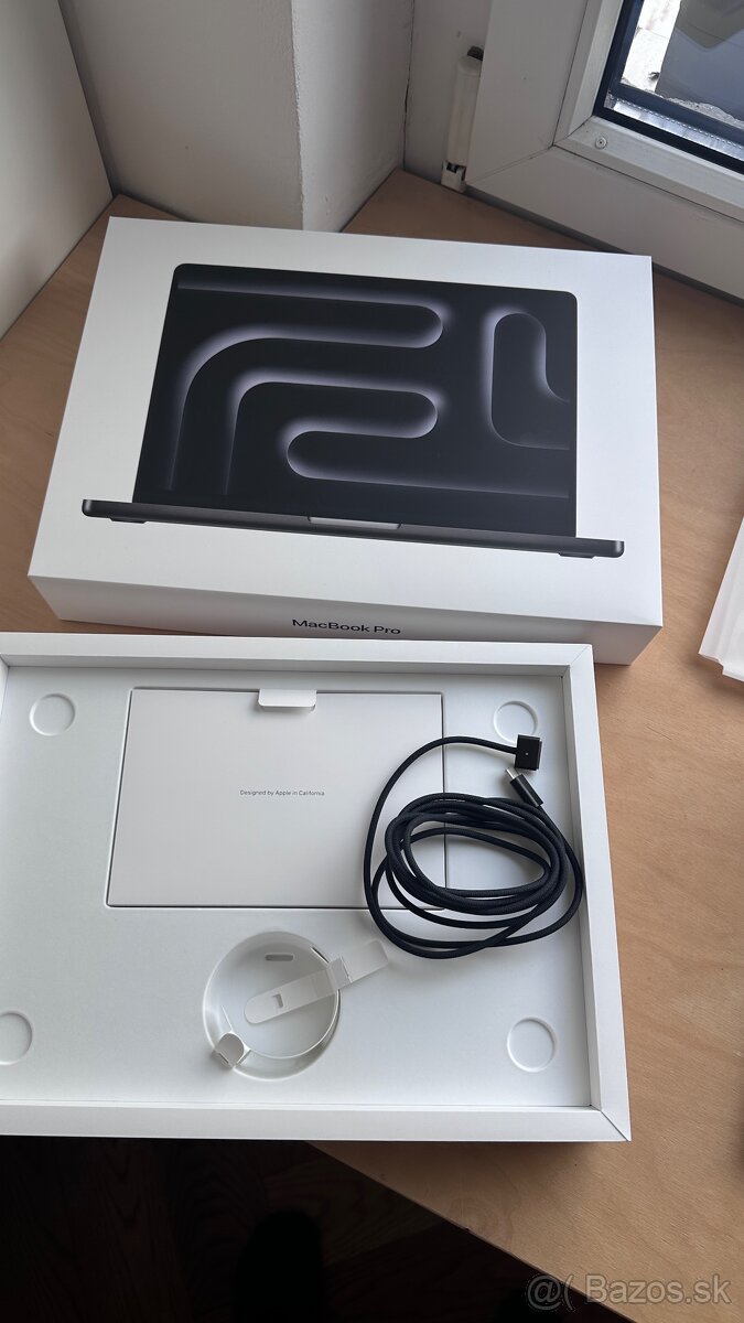 MacBook Pro 14" M5 -Cosmic Black -Úplne nový 16GB/ 1000 GB - 2