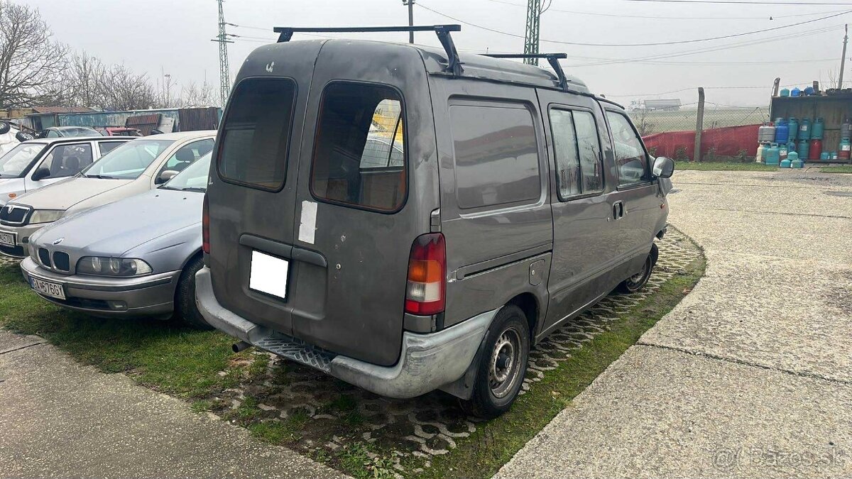 Nissan Vanette Cargo 2,3D 55KW C23 - 2