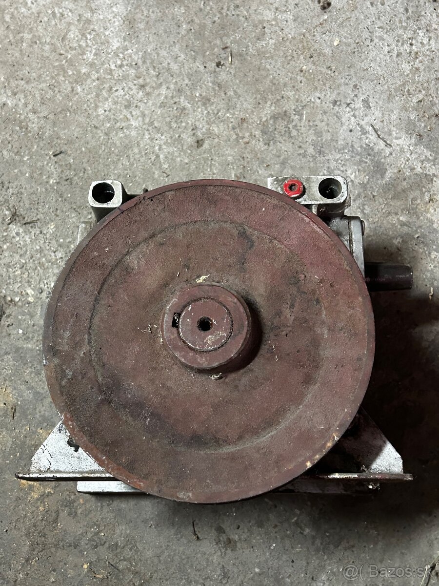 Uhlová prevodovka - 2