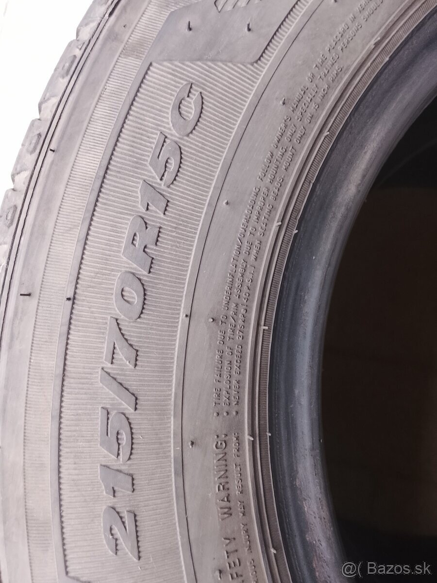 Predám letné pneu 215/70r15c - 2
