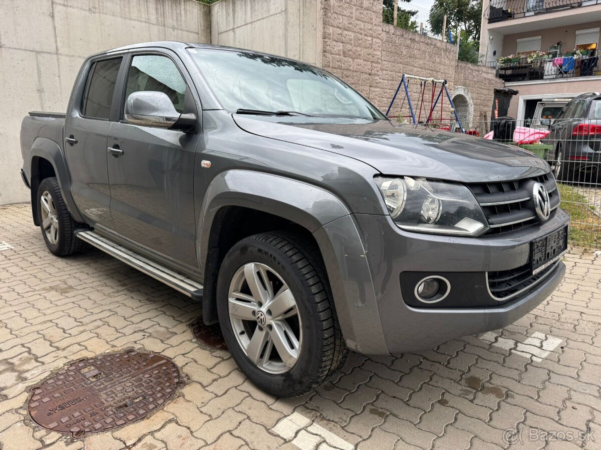 VW AMAROK 2,0 DIESEL DSG 4X4 ŤAŽNÉ KLÍMA