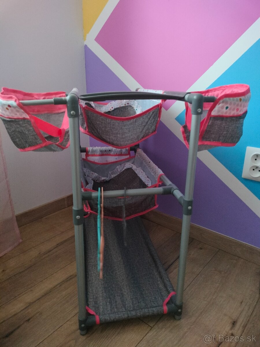 Postieľka a jedálenská stolička pre 2 bábiky. - 2