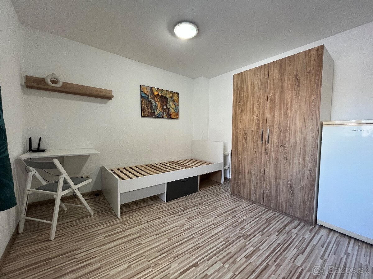 Prenájom zariadenej garsónky v širšom centre Zvolena - 2