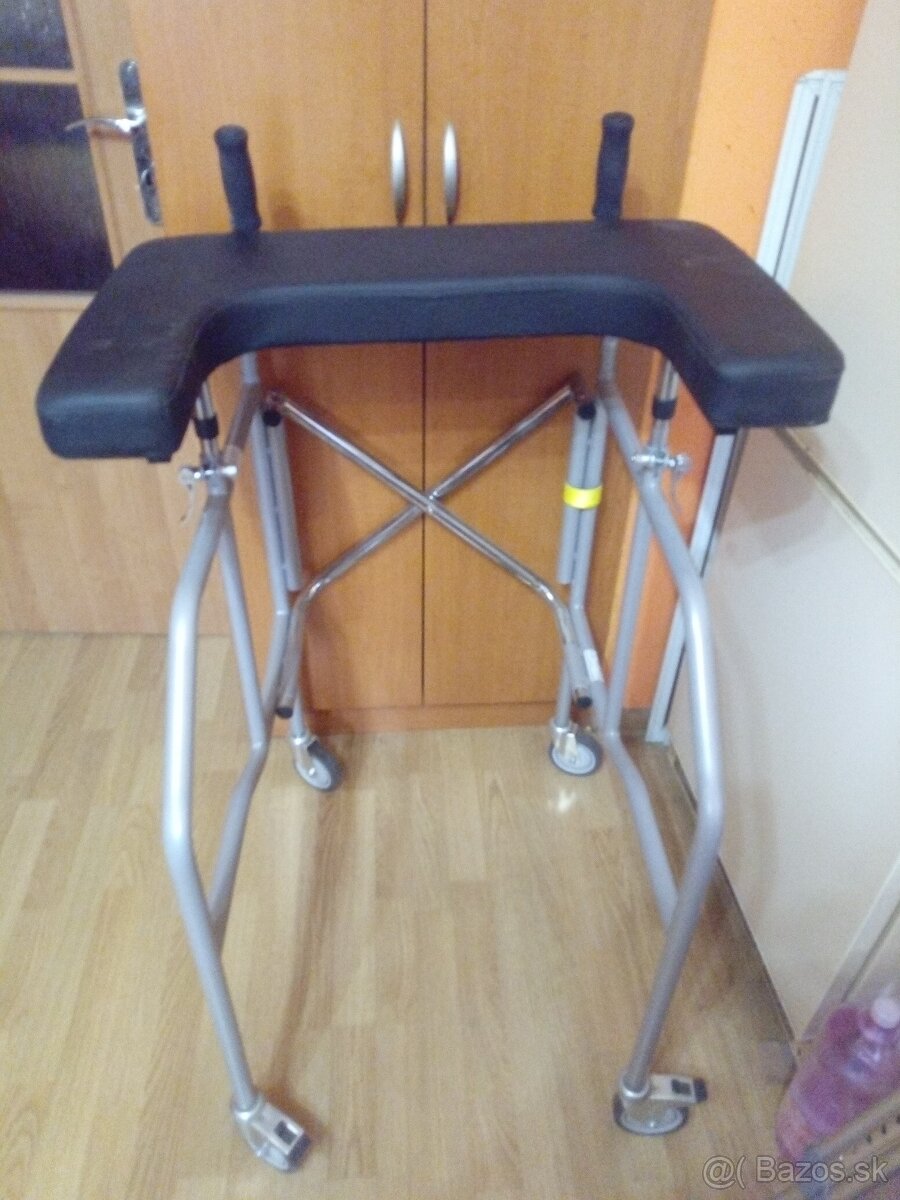 oporné chodítko - 2