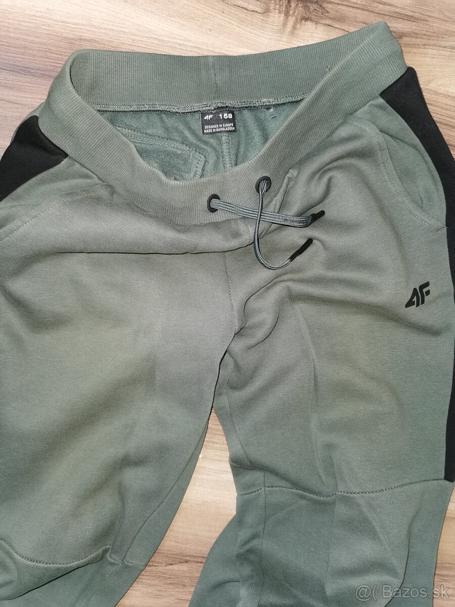 Tepláky veľ. 152/158 - 2