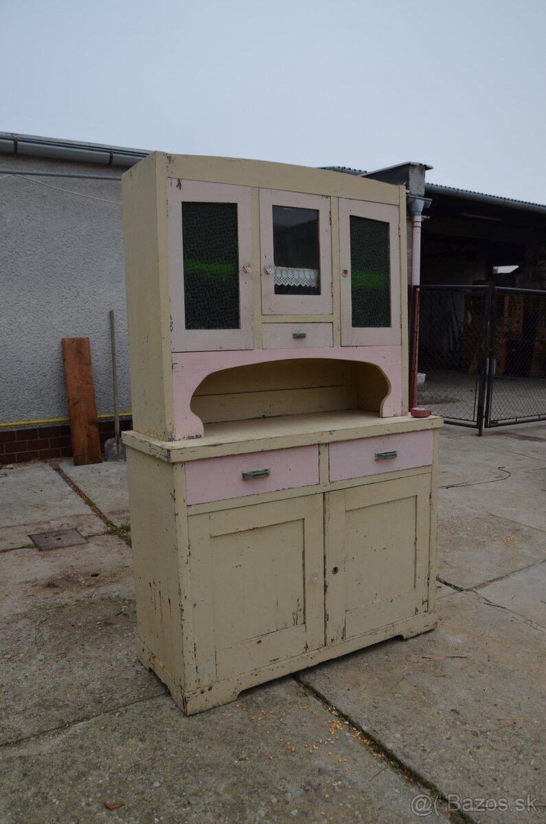 Predám kredenc v dobrom stave - 2