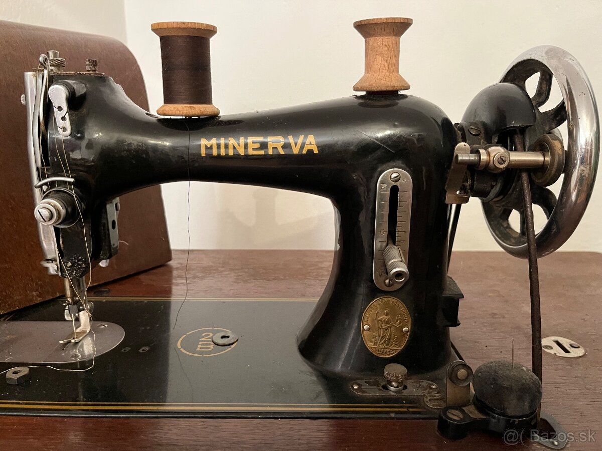 Funkčný šijací stroj Minerva 21B - 2