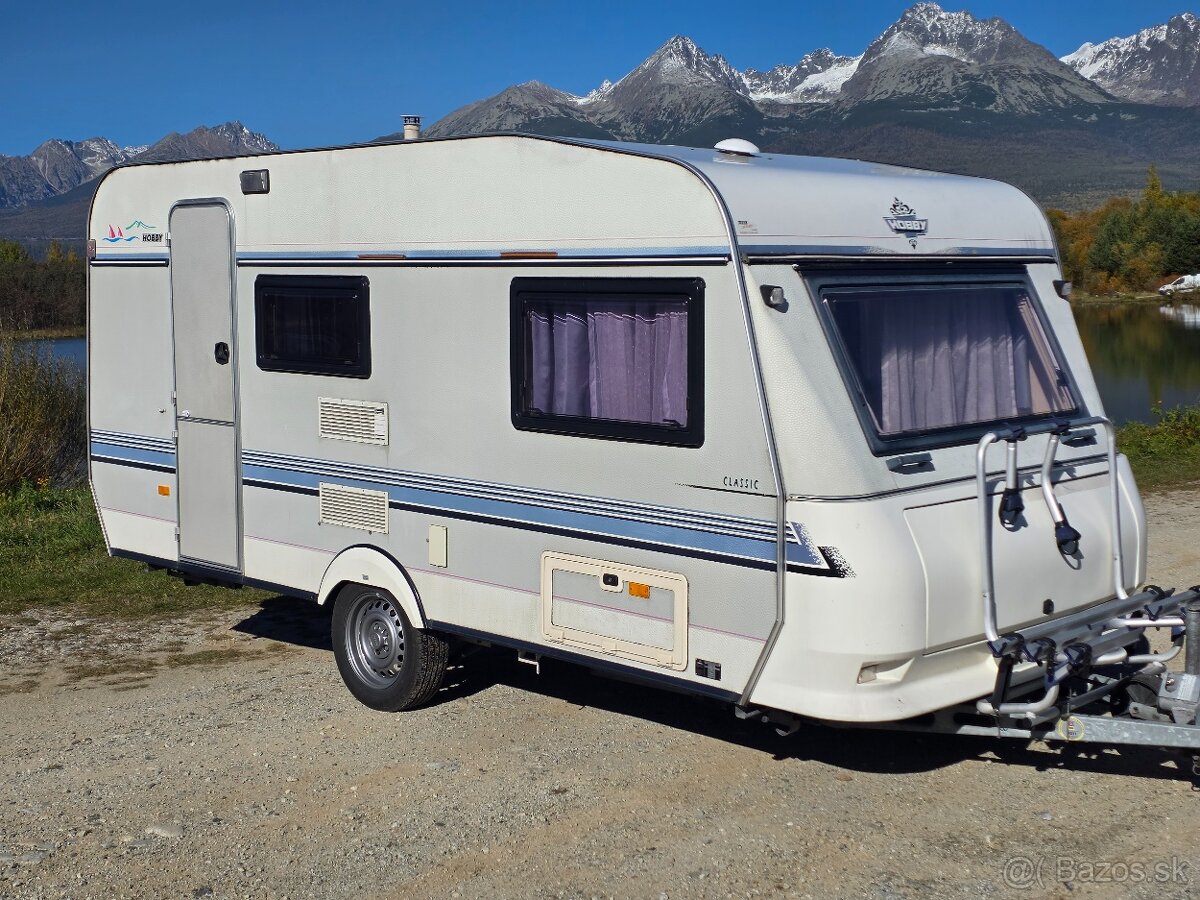 Obytny prives Hobby 440 - predstan + strieska naviac - 2
