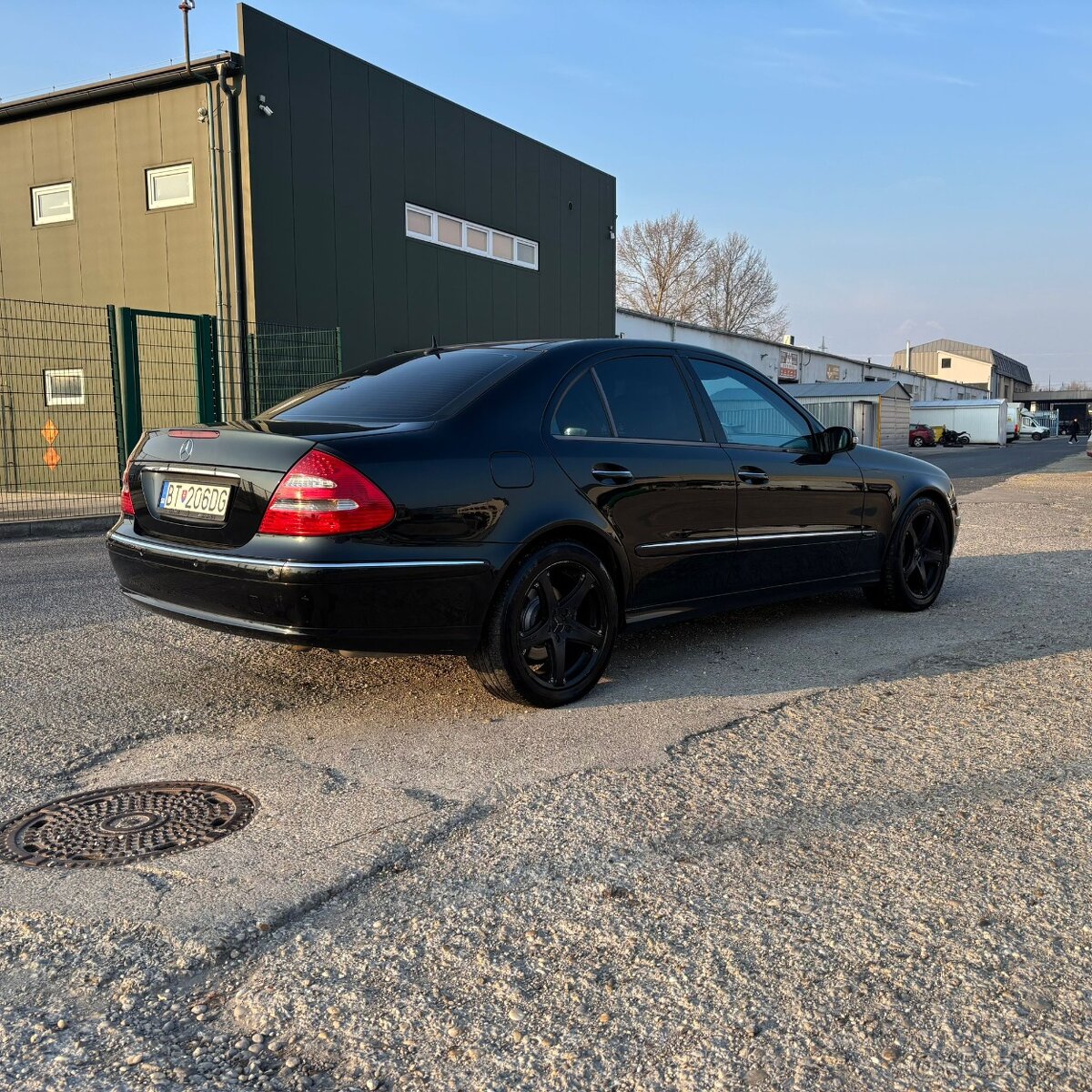 Mercedes-Benz E500 W211 5.0 V8 – 225 kW - 2
