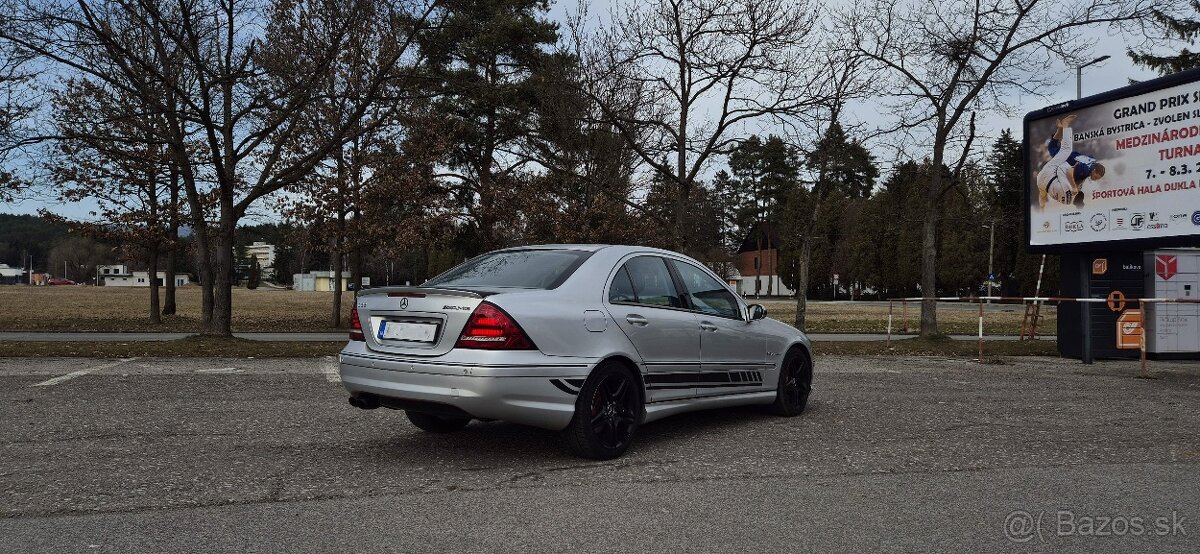 Mercedes Benz C32 AMG (2002) - 2