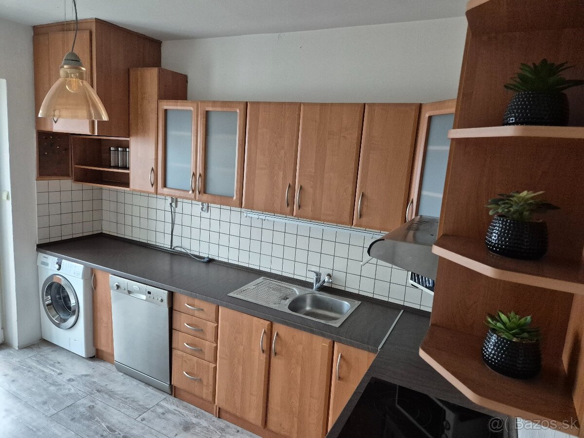 Kuchynská linka - 2