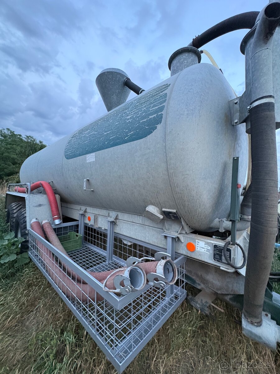 Fekál 15500L aj s aplikátorom diskovým - 2