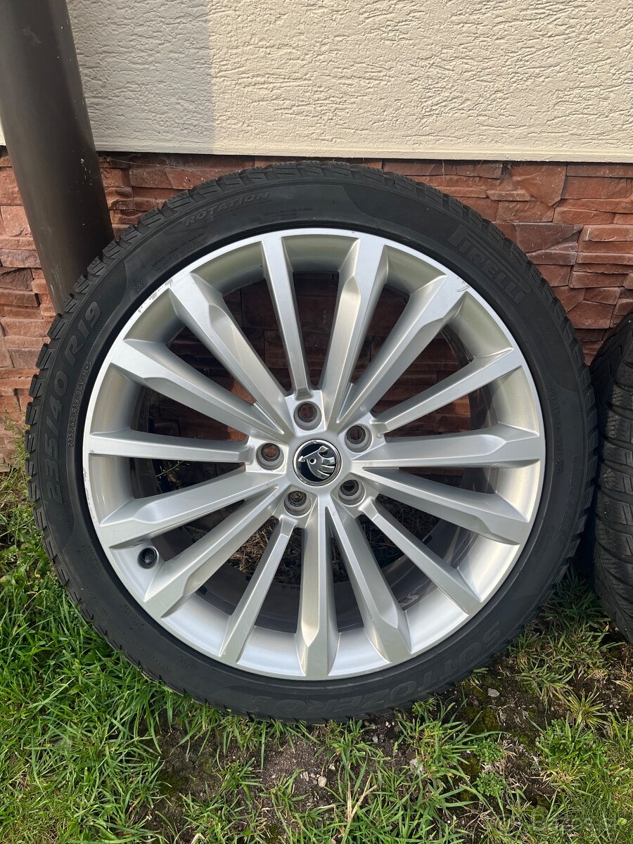 Trinity r19 skoda superb - 2