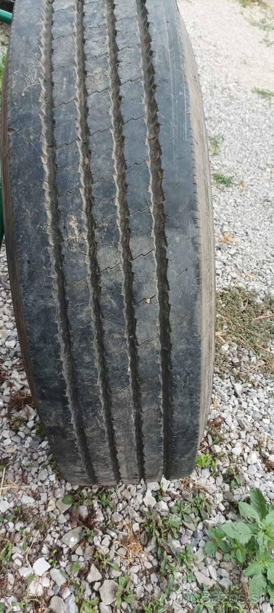 295/80 r22,5 - 2