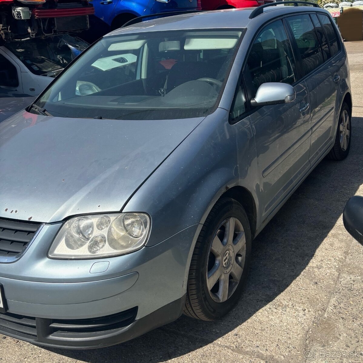 Volkswagen Touran 2,0TDi - 2