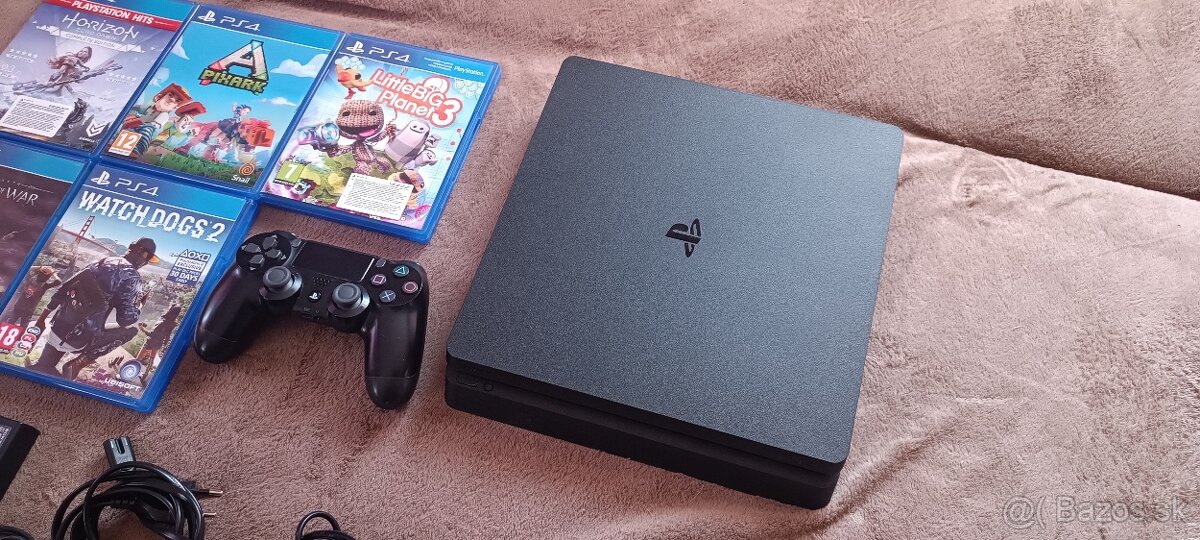 Ps4 slim s hrami - 2