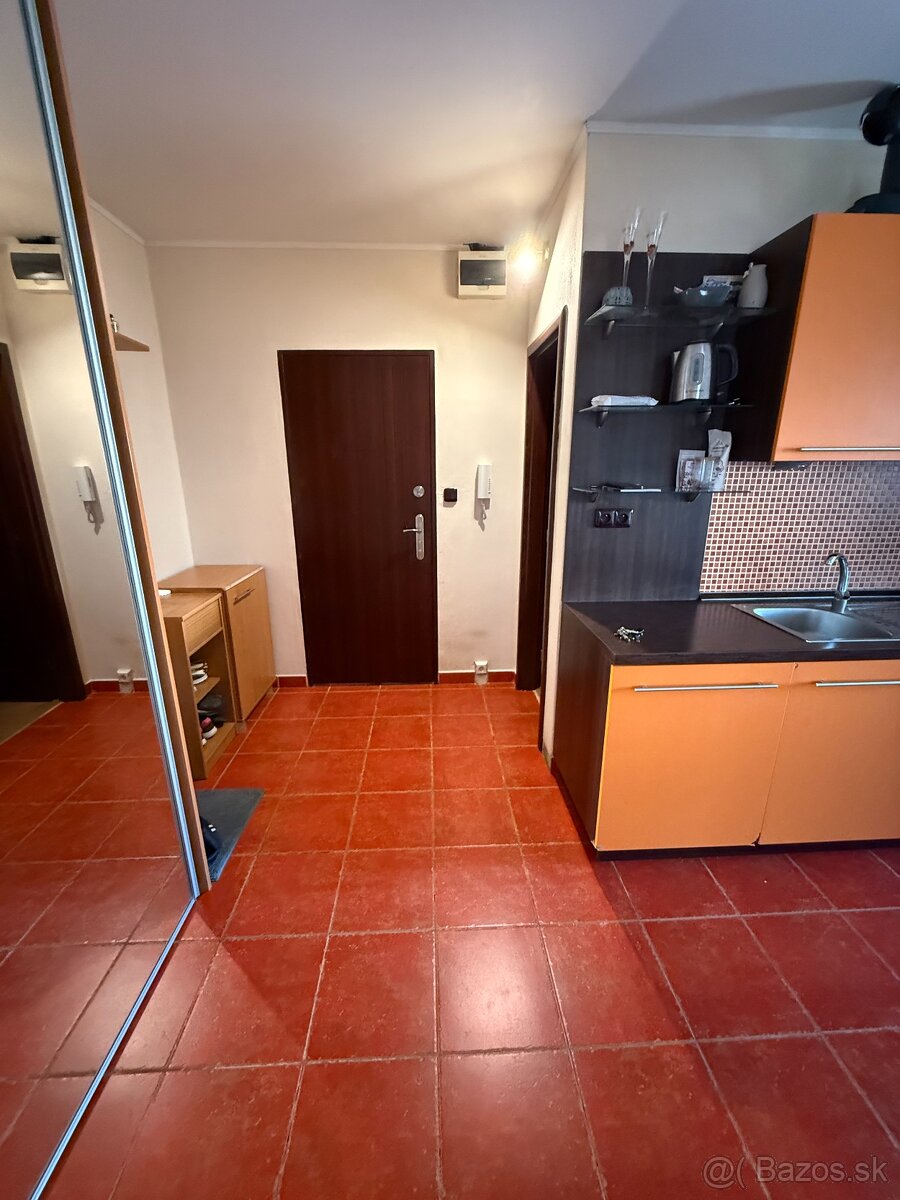 Byt 2+1 s loggiou sídl. Mier, Sp. Nová Ves - 2