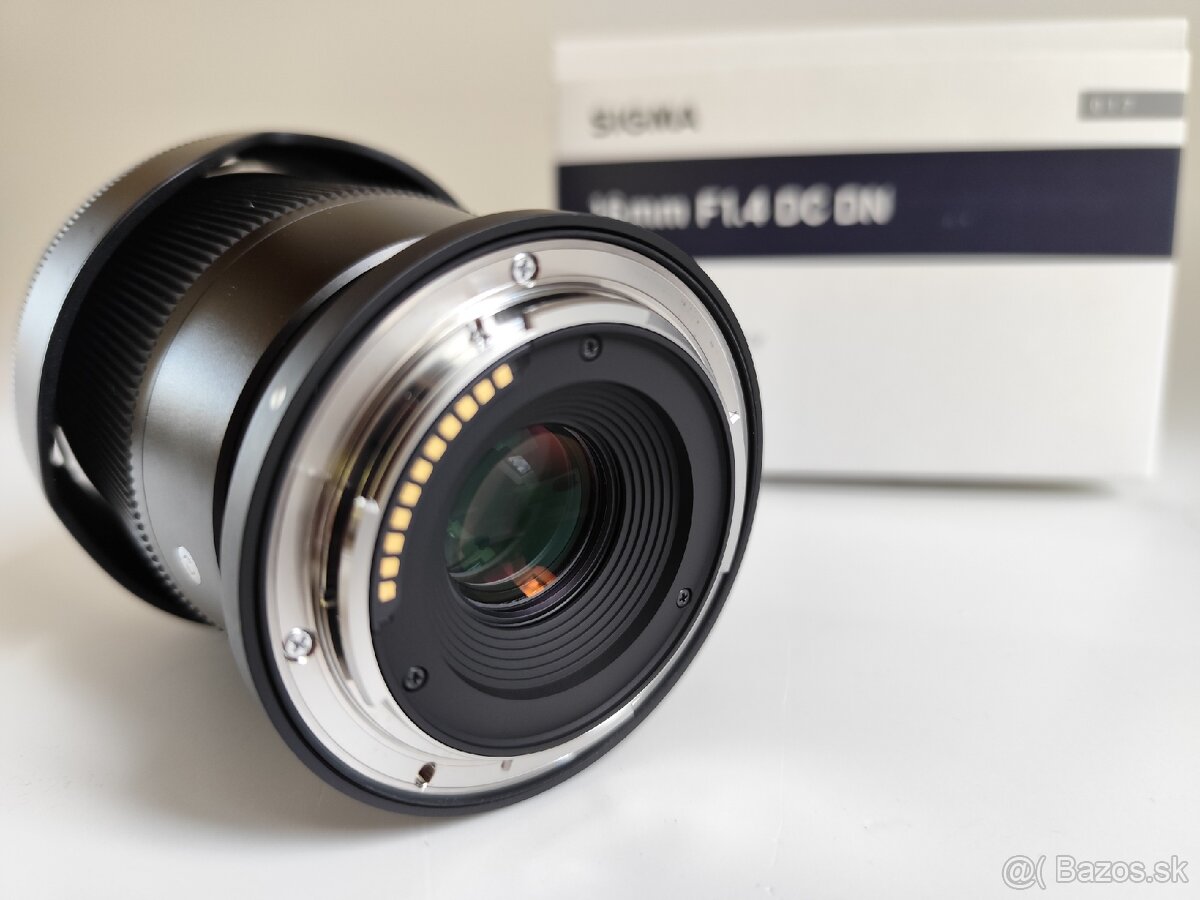 Sigma 16mm f/1.4 DC DN pre Nikon
- 2