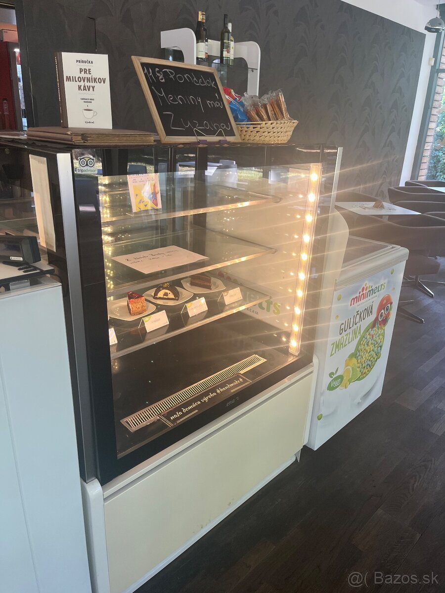 Chladiaca cukrarska vitrina na zakusky - 2