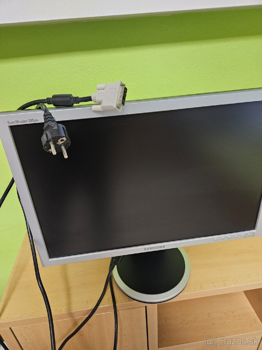 Samsung LCD monitor - 2