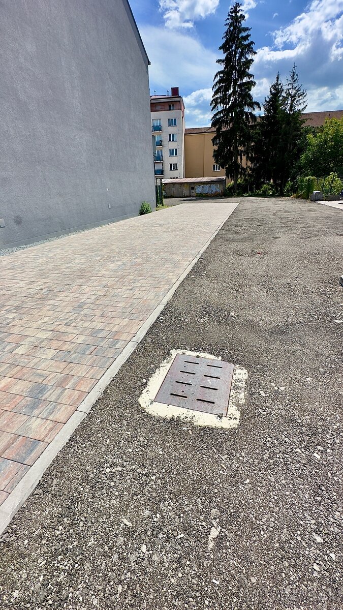 Výhodné parkovanie v centre Zvolena - 2