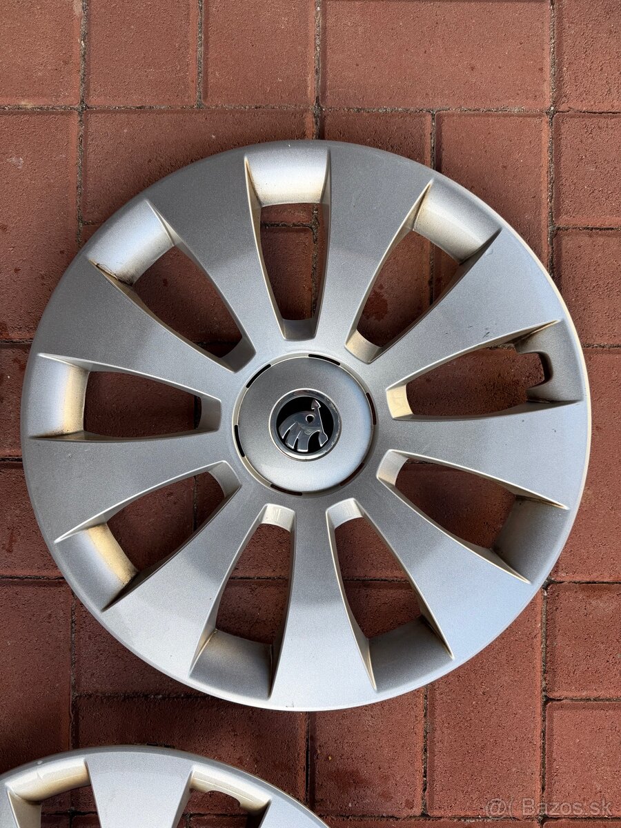 ORIGINÁL ŠKODA PUKLICE R16 4 KS - 2