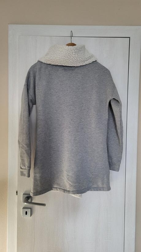 Predlzena mikina Reserved - 2